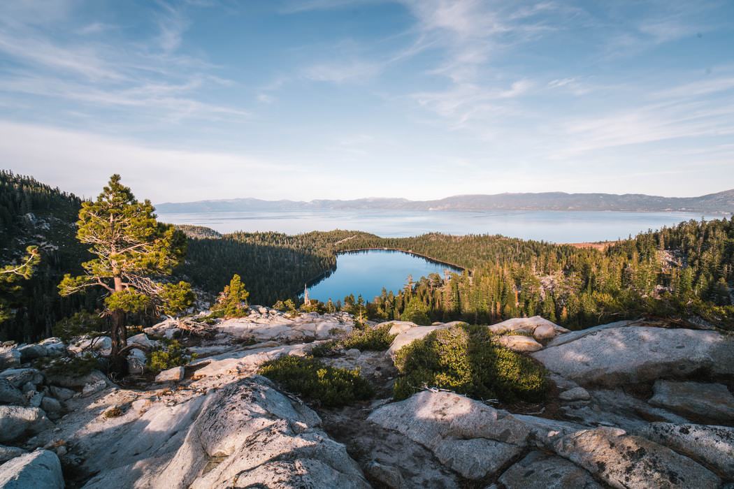 Explore Lake Tahoe unsplash photo-1577416026704-0fe2d48a0f20