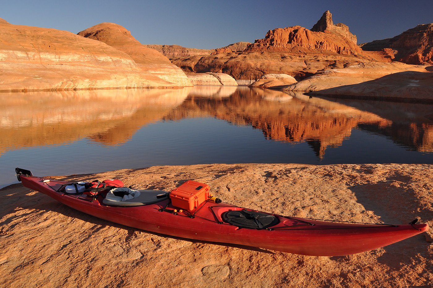 Take a privately captained kayaking-lake-powell