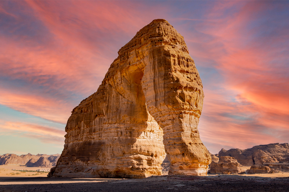 saudi_al_ula_alula_elephant_rock_tourism