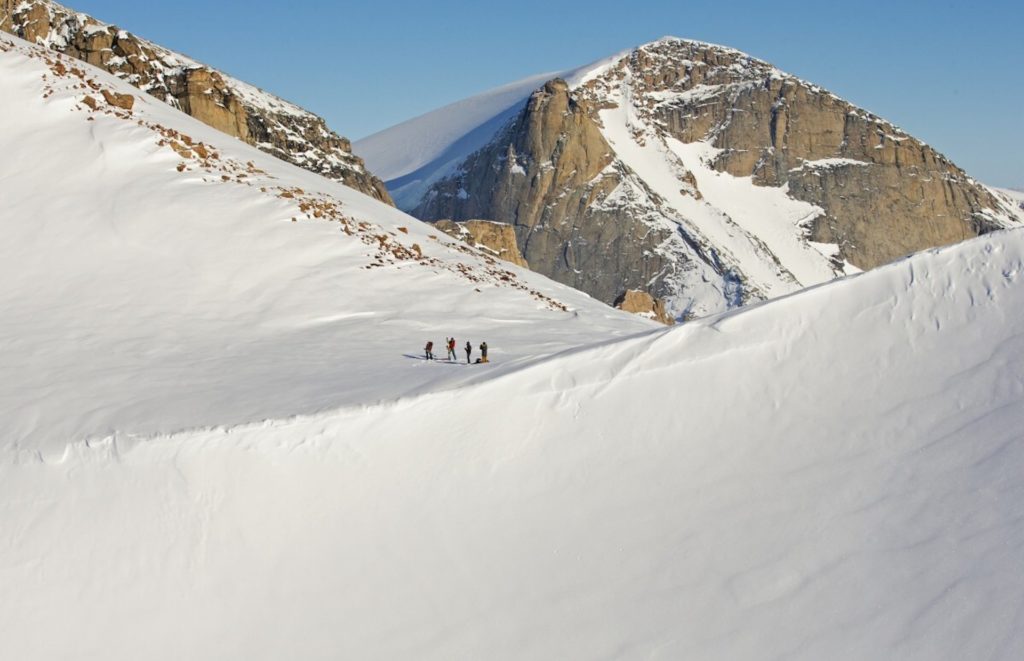 weber Arctic-heliski-drop-skiing