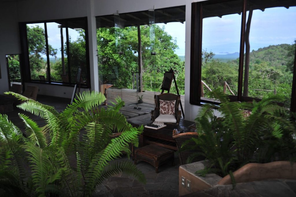 Ecuador_Galapagos-Safari-Camp_lodge-interior-1623x1080
