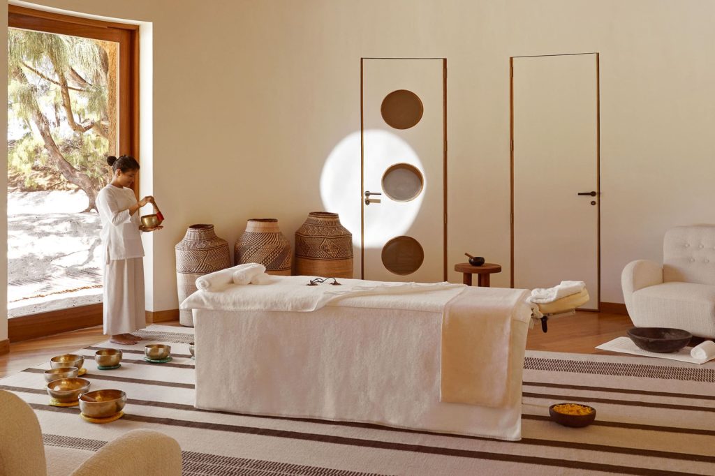 kisawa_natural_wellness_center_treatment_room