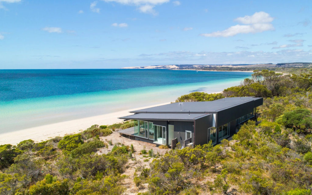 One Kangaroo Island. 5913d6_e3dae00b8dcd4beba2257785777248e0~mv2