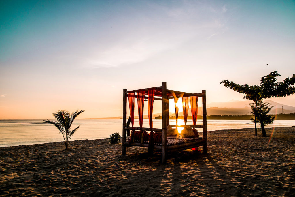 Picnic In Bed Hotel Tugu Lombok