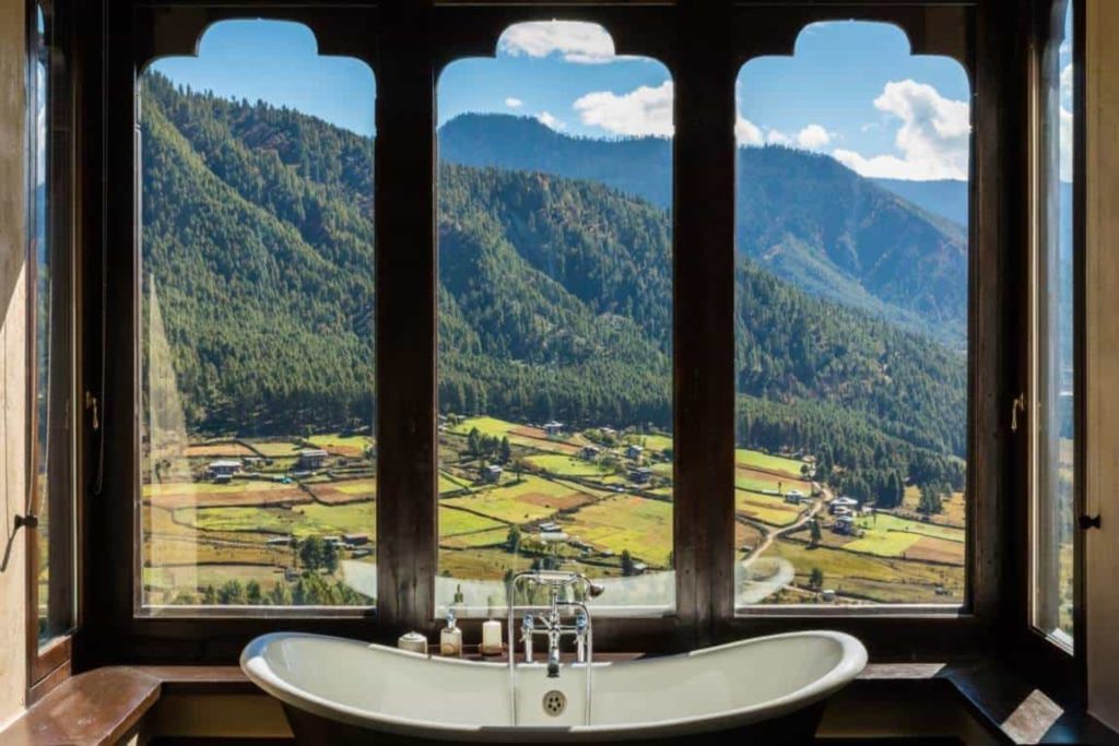 Gangtey-lodge_best-bathtub-view-homepage_ (1) (1)